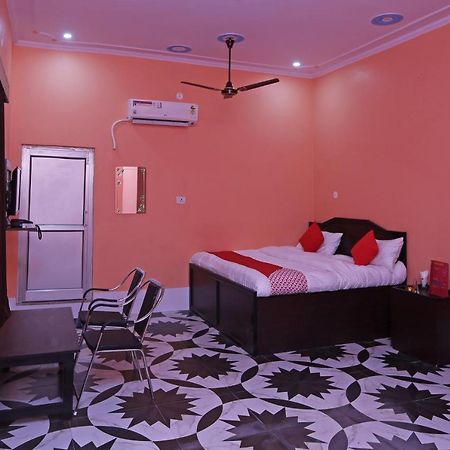 Oyo 22221 Yadav Hotel Bhiwadi Buitenkant foto