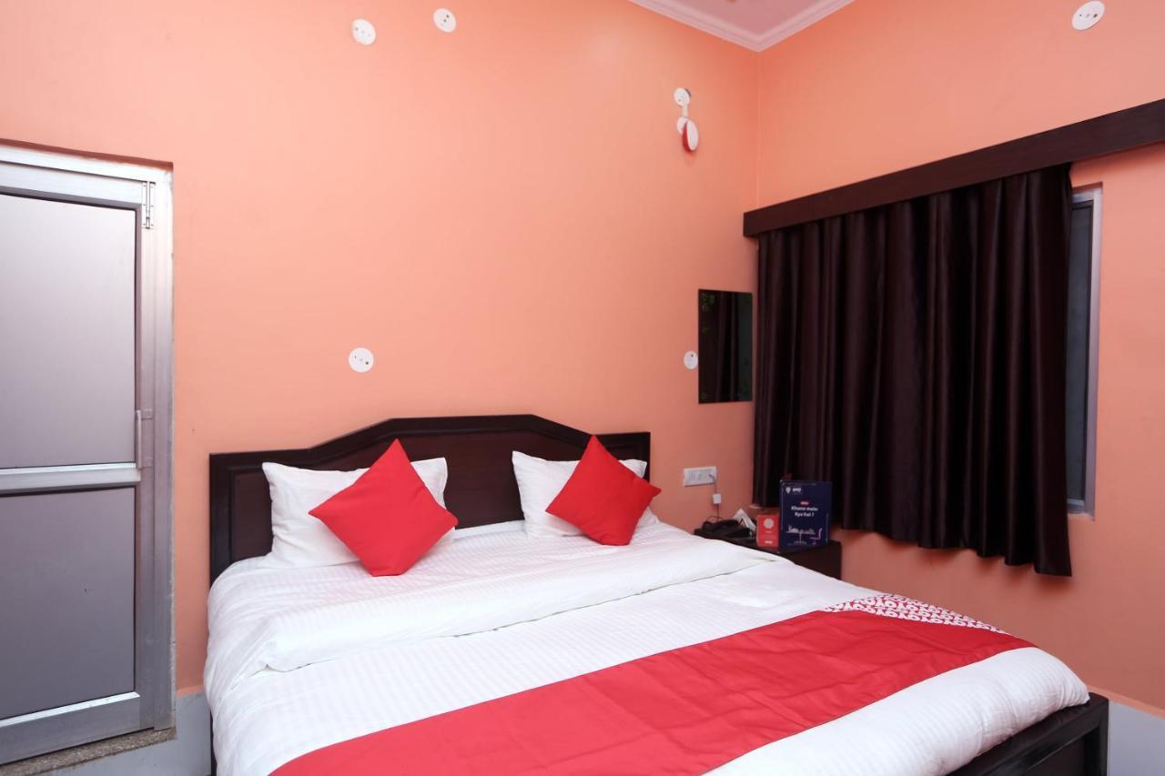 Oyo 22221 Yadav Hotel Bhiwadi Buitenkant foto