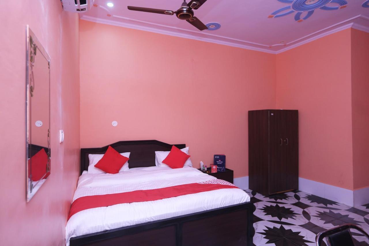 Oyo 22221 Yadav Hotel Bhiwadi Buitenkant foto
