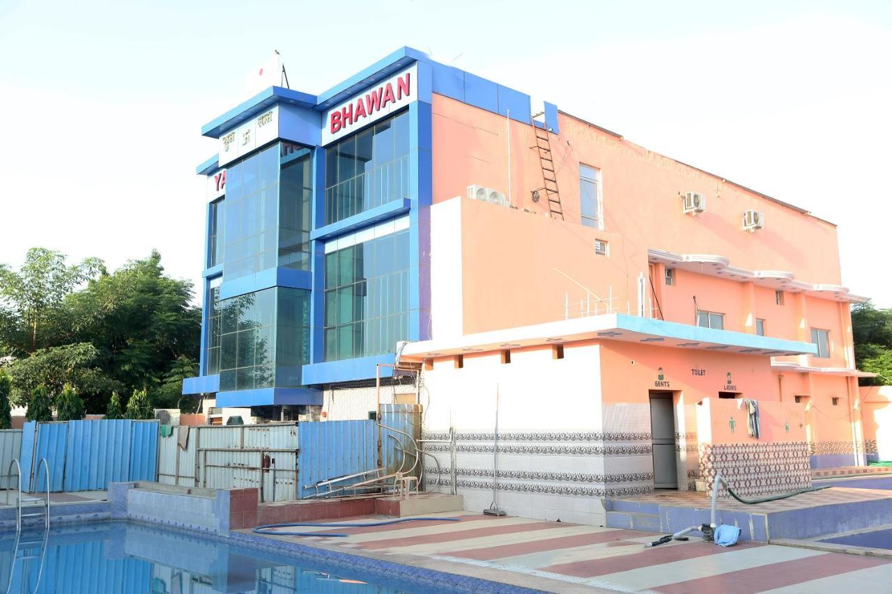 Oyo 22221 Yadav Hotel Bhiwadi Buitenkant foto