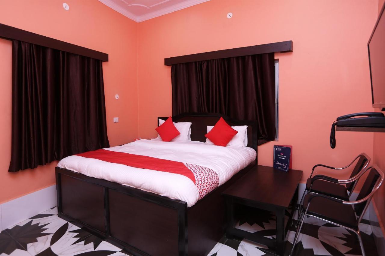 Oyo 22221 Yadav Hotel Bhiwadi Buitenkant foto