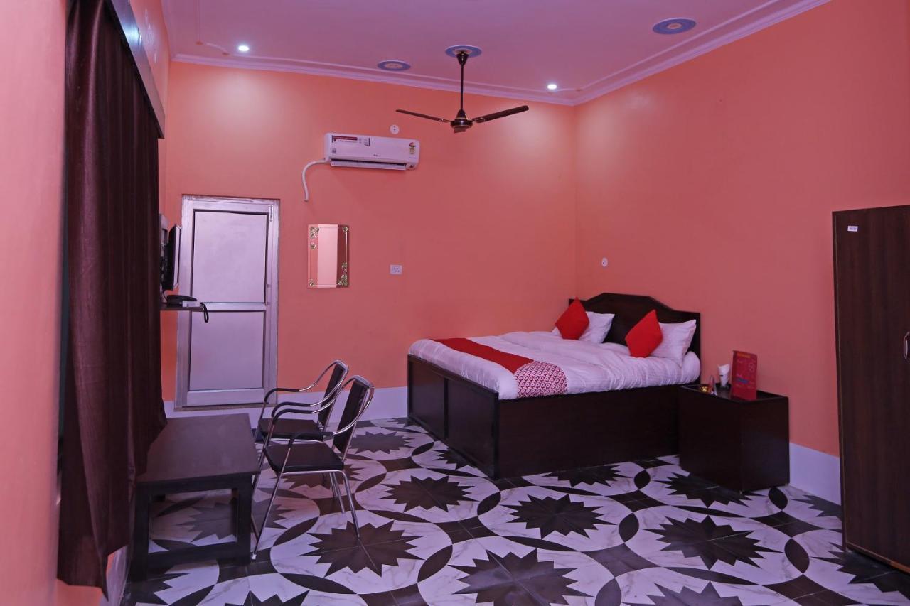 Oyo 22221 Yadav Hotel Bhiwadi Buitenkant foto