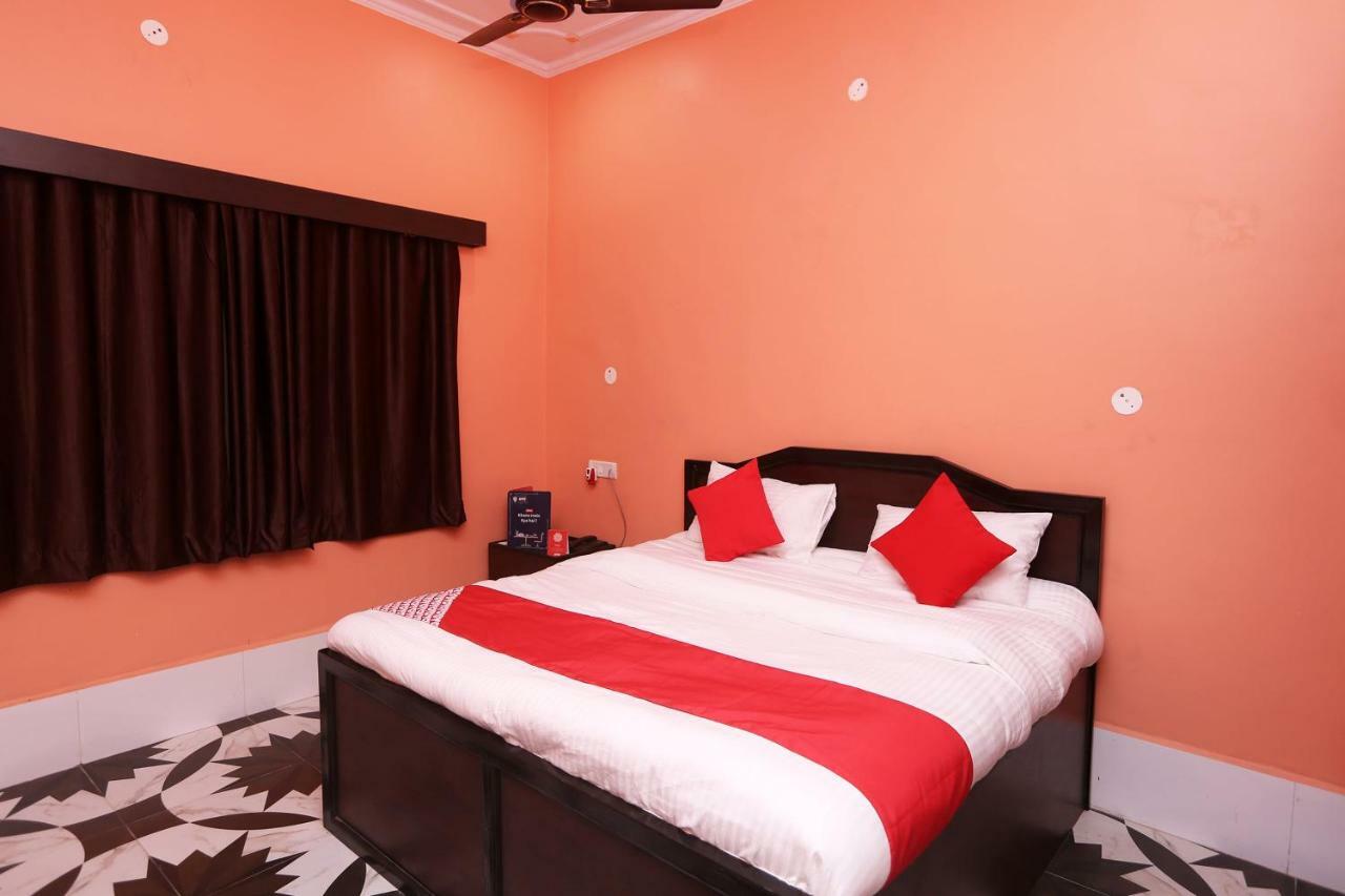 Oyo 22221 Yadav Hotel Bhiwadi Buitenkant foto